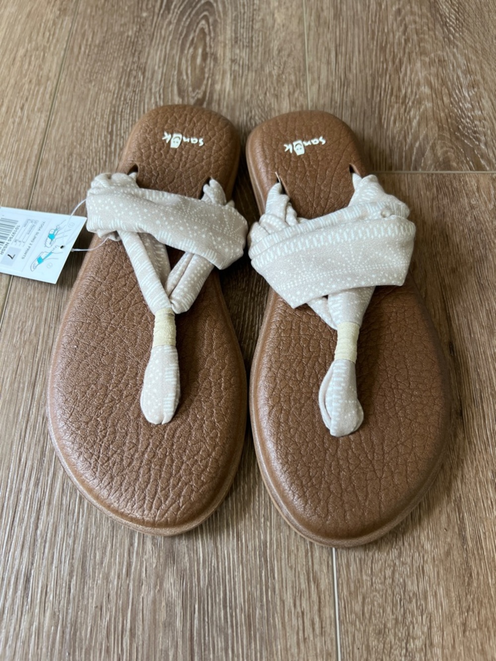 Sanuk Women's Tan Yoga Mat Sandals with Cream Fabric Straps
